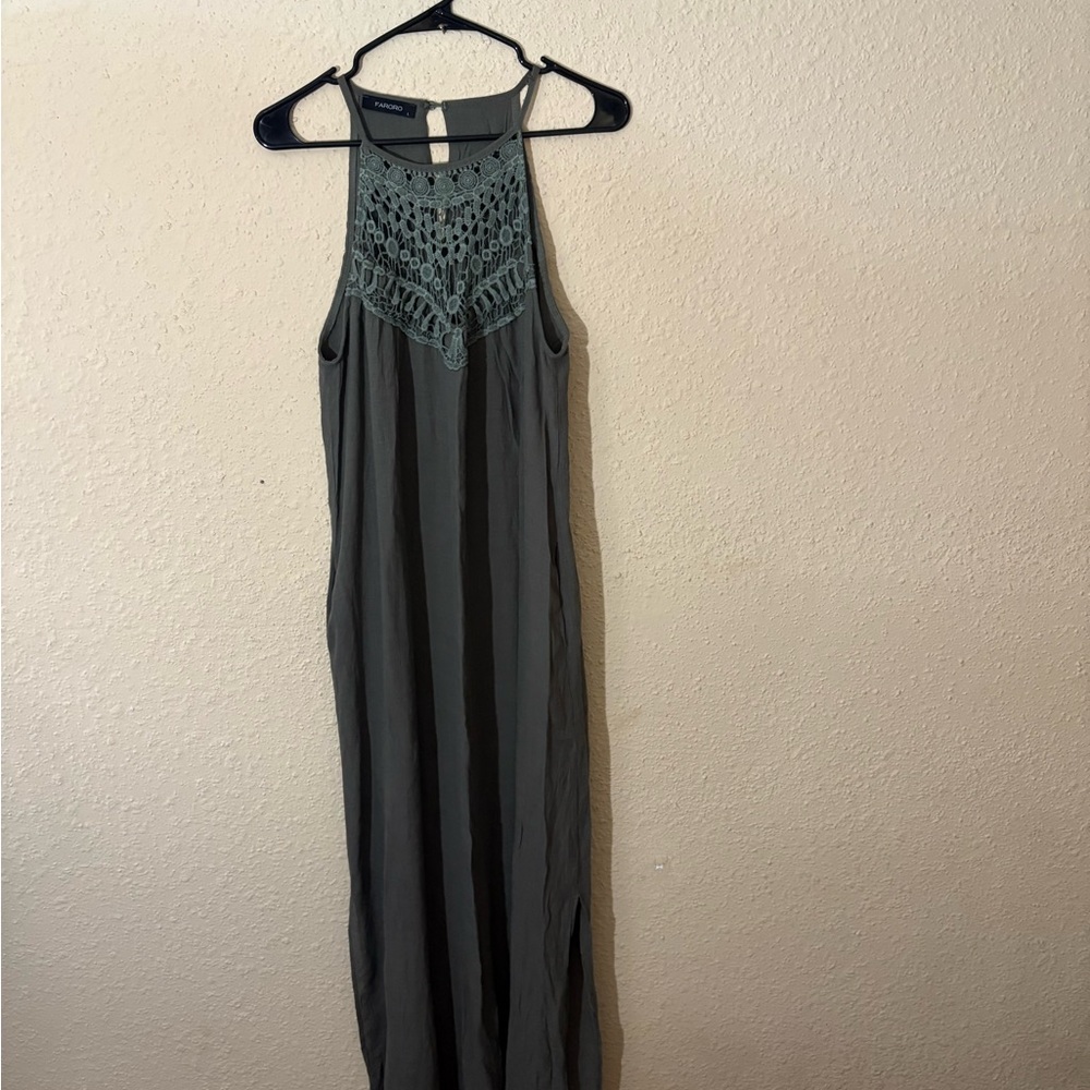 Chic Sleeveless Maxi Dress in Green